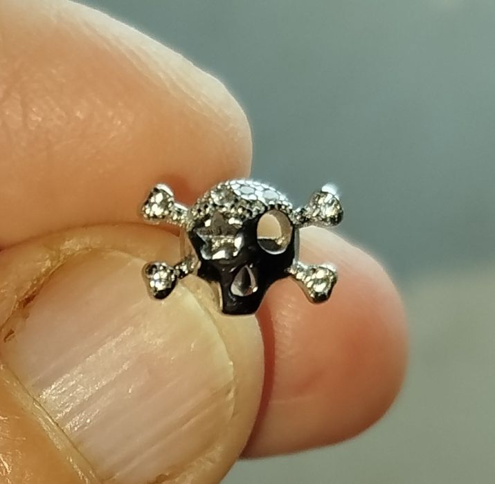 Срібна сережка за поповнення моб.