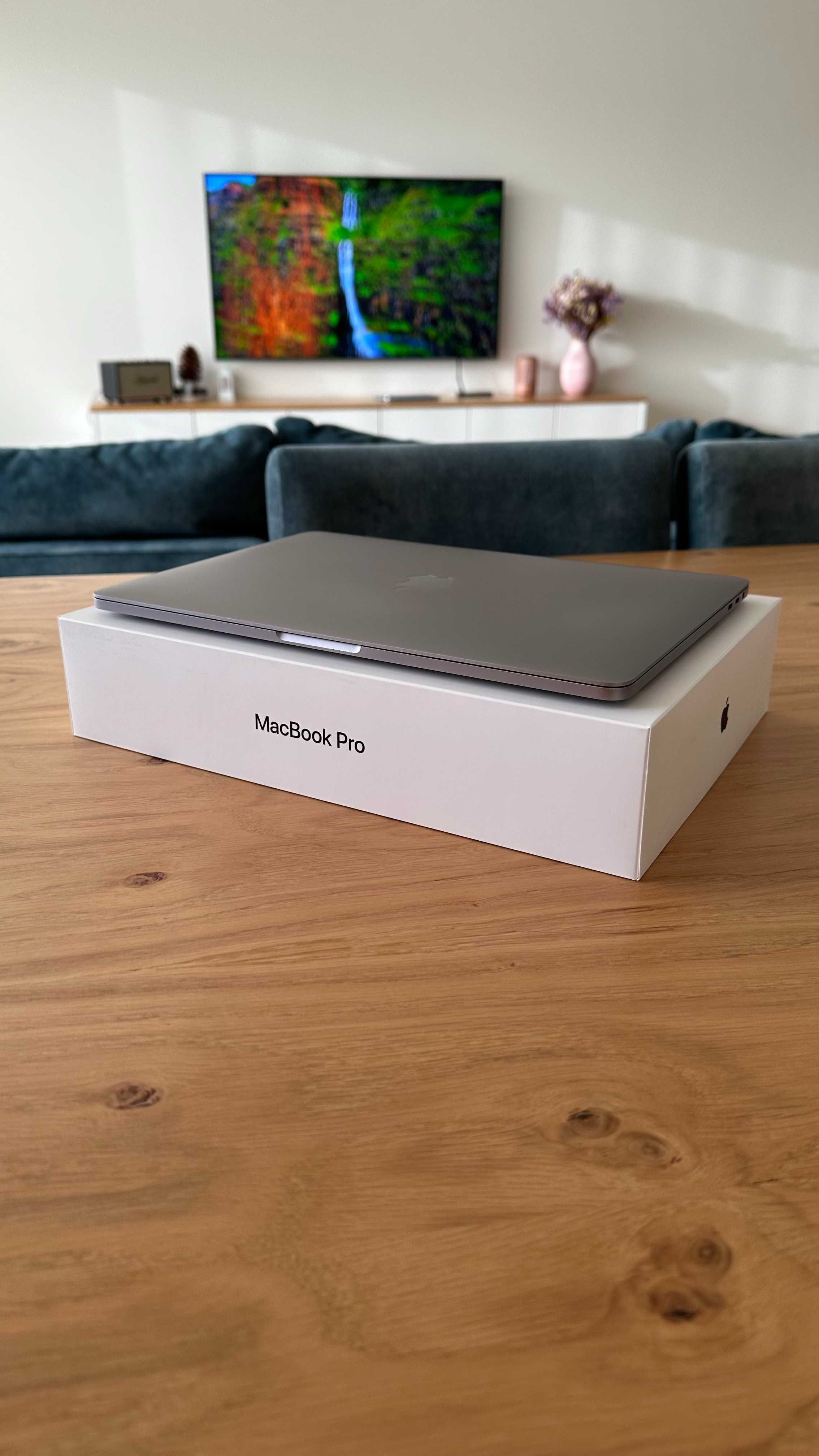 MacBook Pro 13” 2017 | i5 | 8GB | 256GB | TouchBar e Touch ID