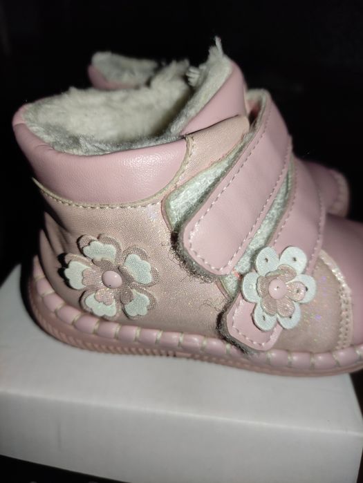 Зимові ботиночки для дівчинки !
