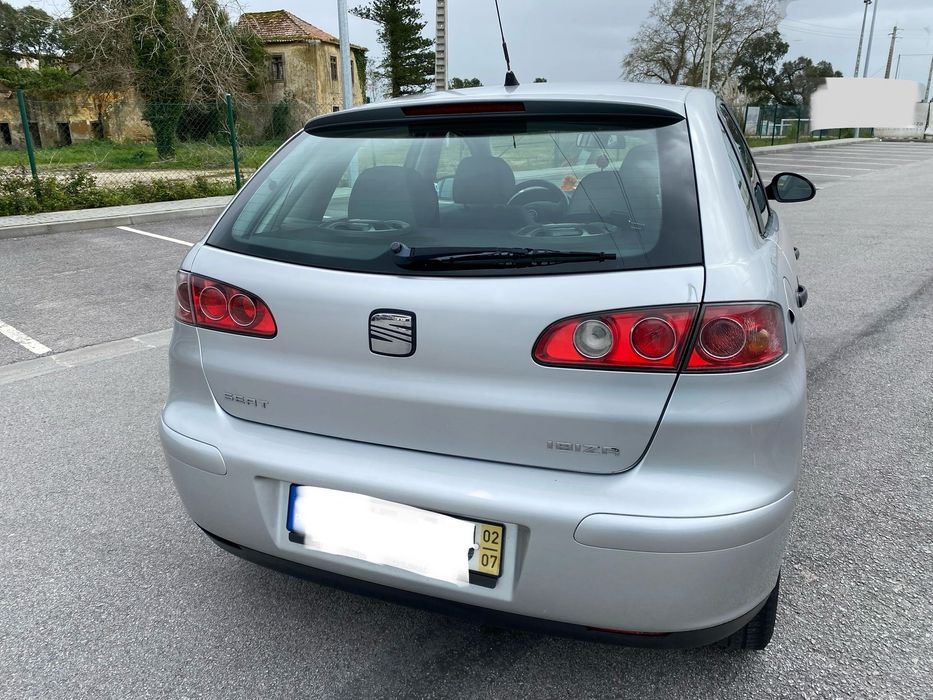 Seat Ibiza cinza