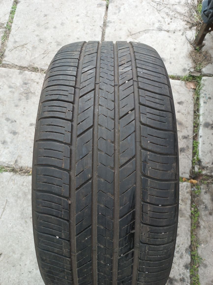 Одна шина 235/45/18 Good Year