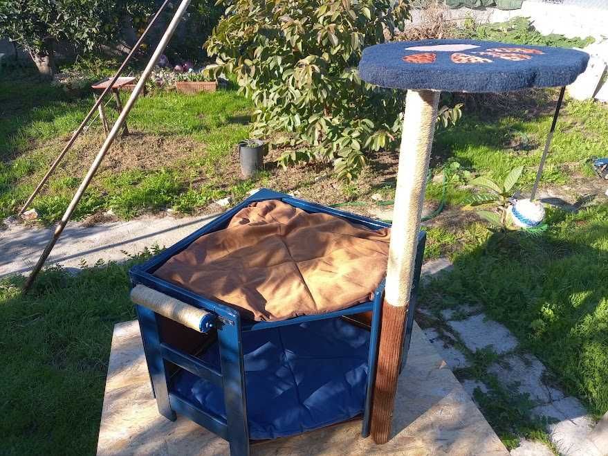 Casotas para 2Gatos com arranhador com Pata de descanso