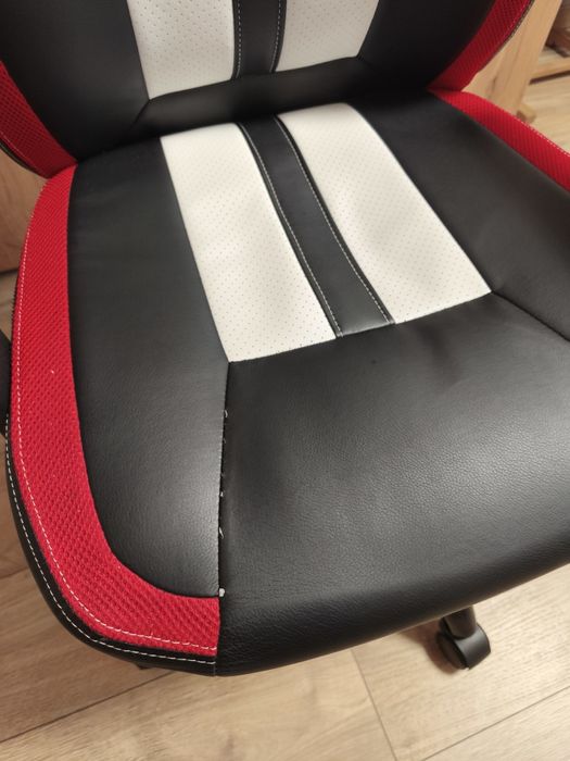 Комп'ютерне крісло