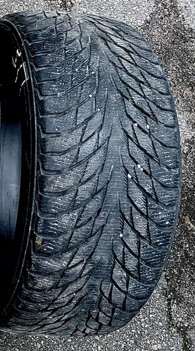 Шини зимові Nokian Hakkapeliitta R2 235/45R18