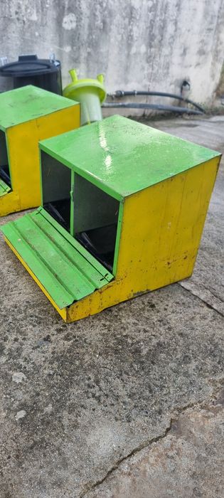 Vendo Ninhos Duplos de Postura