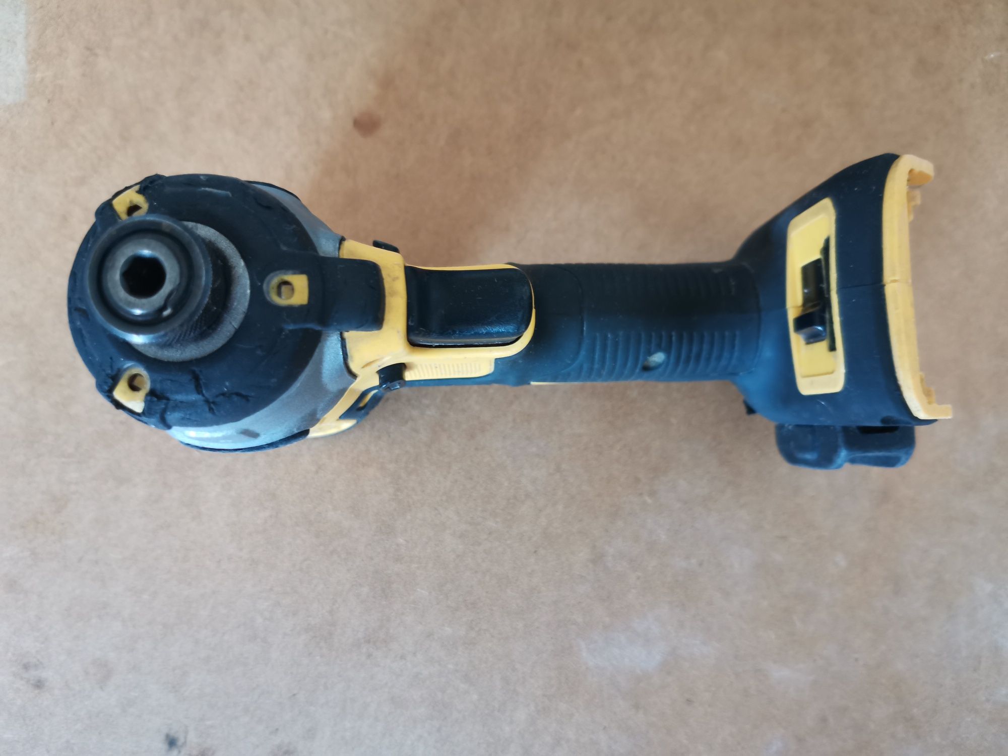 Zakrętarka dewalt DCF887 18V SPRAWNA