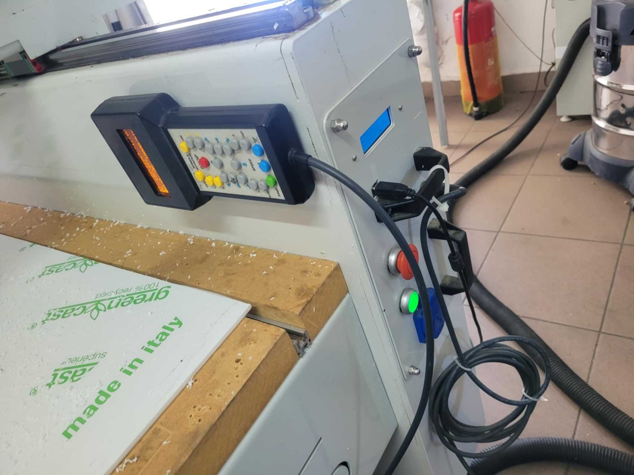 Frezarka CNC, ploter frezujący Megaplot. Pole stołu: 200 x 150 cm