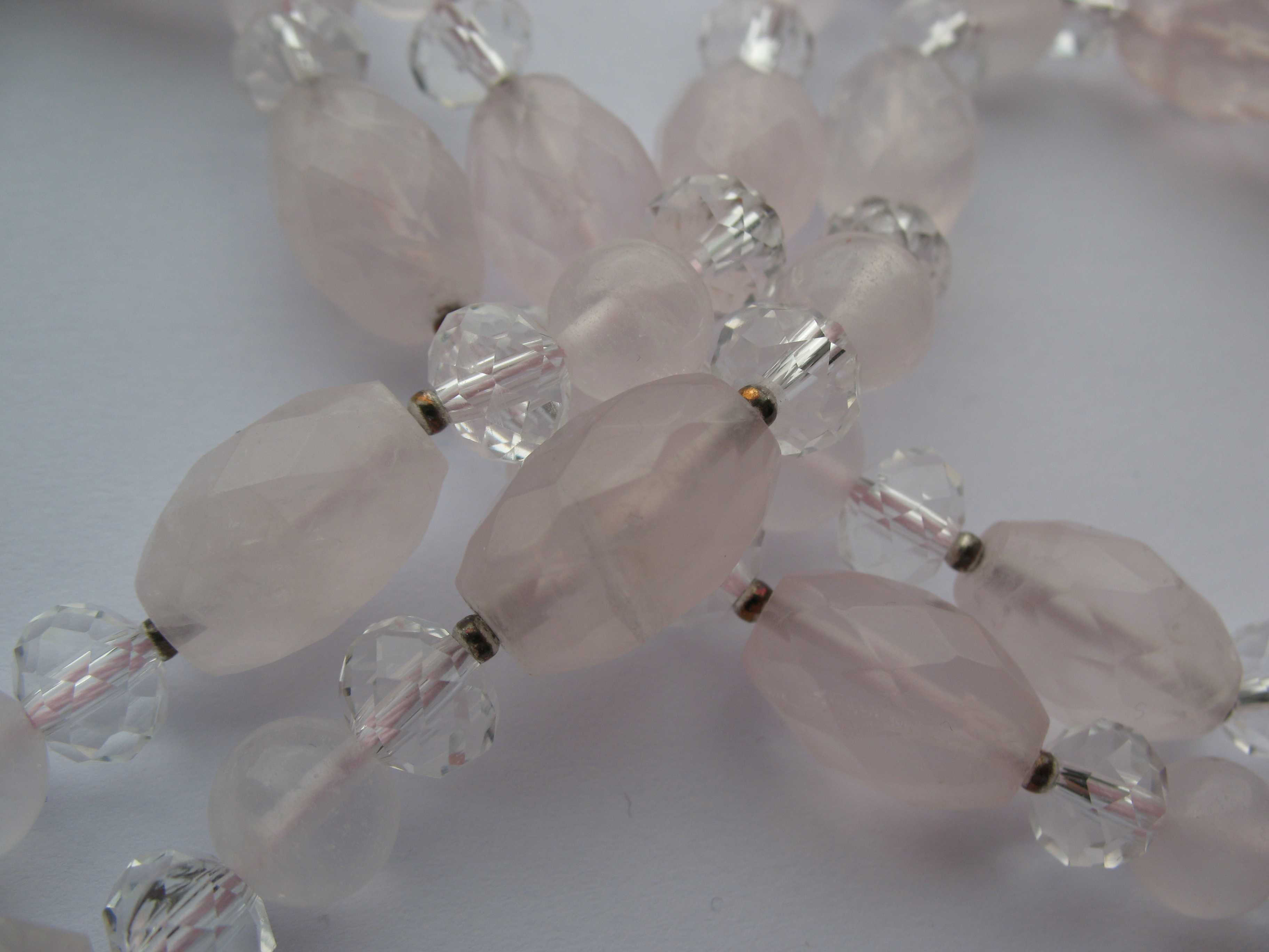 В коллекцию ожерелье бусы цельные минералы горный розовый белый кварц