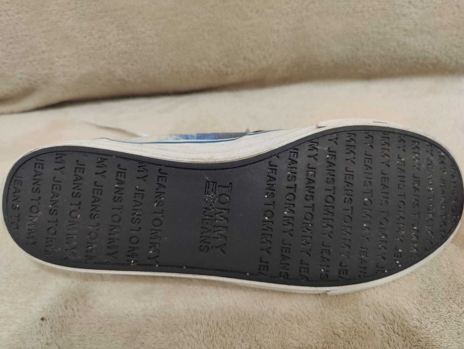 Sapatilhas Tommy Hilfiger tam. 43 em excelente estado
