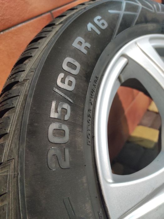 Зимні шини з легкосплавними дисками Vredestein Wintrac 205 60 R16