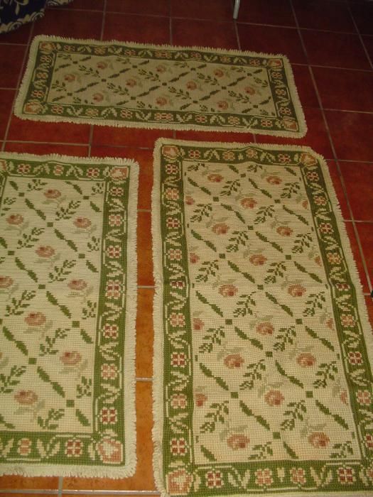 Conjunto 3 tapetes Arraiolos
