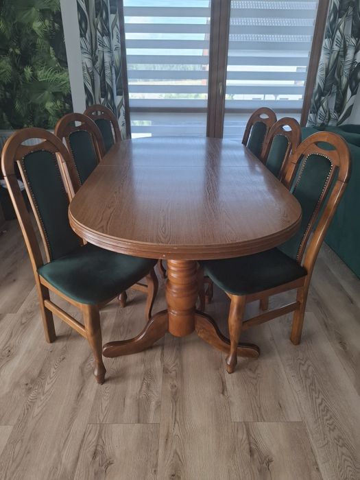 Stół dębowy rozkładany.