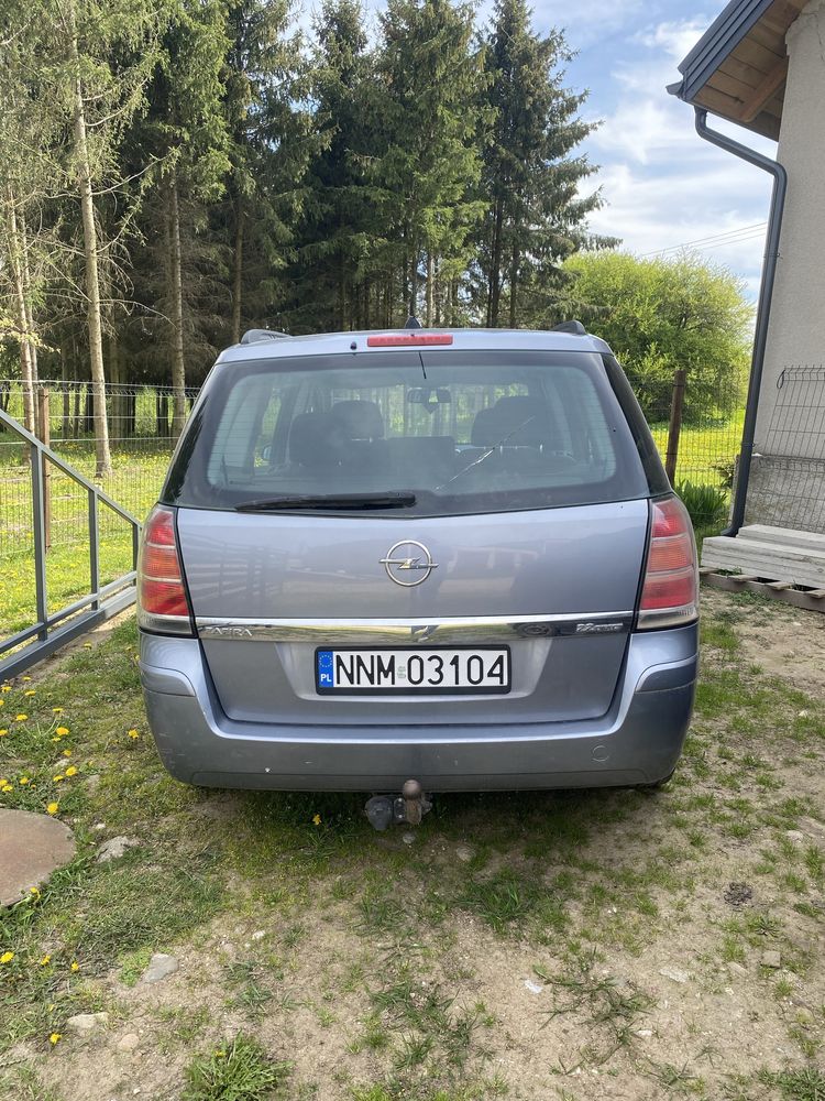 Opel Zafira B 2.2