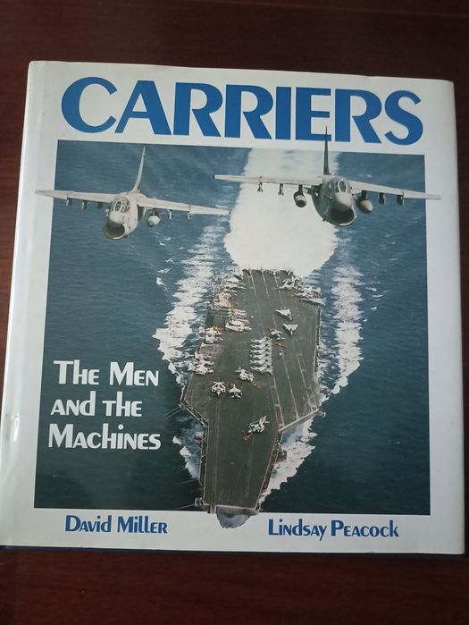 Livro sobre porta aviões