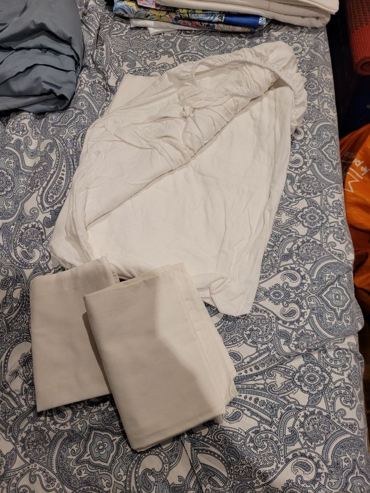 Conjuntos e lençóis de cama