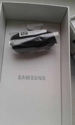 Новые наушники Samsung A40