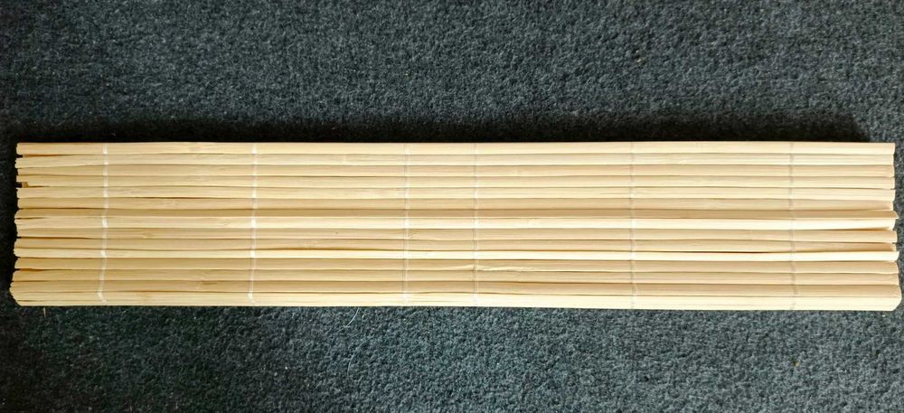 Prostokątna podkładka bambusowa.