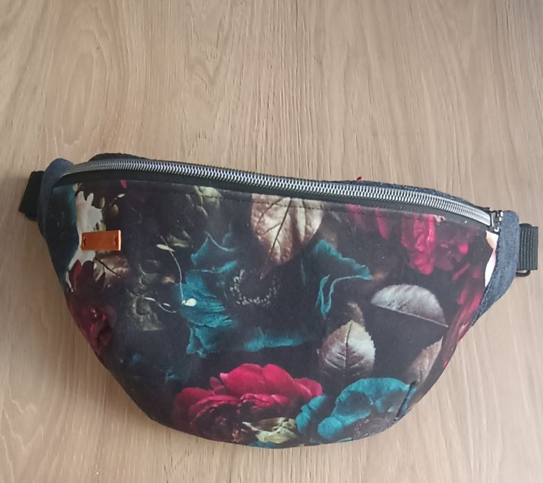 Nerka torebka saszetka granat z motywem kwiatowym handmade rękodzieło