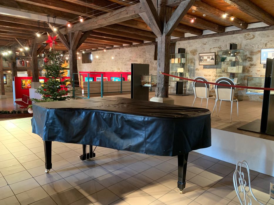 Pokrowiec na fortepian ,eko-skóra