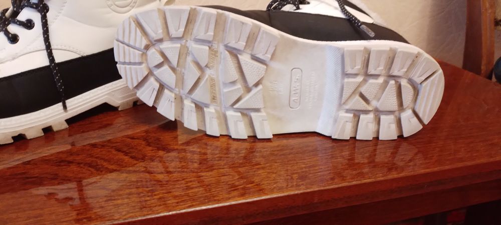 Ботинки зимние в хорошем состоянии  .