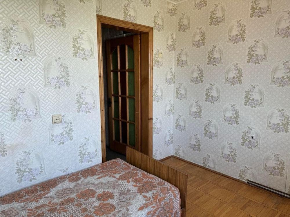 Продається  трьохкімнатна квартира в центрі міста Снятин