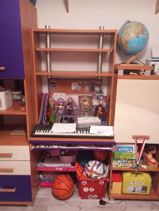 Komplet mebli do pokoju dziecięcego