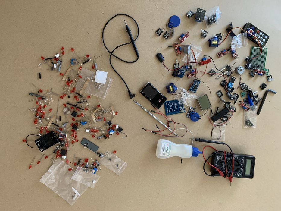 Набор Электроник (все,что на трех фото)