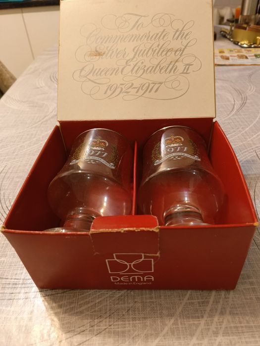 Набір із 2 срібних ювілейних келихів Dema Queen Elizabeth II у коробці