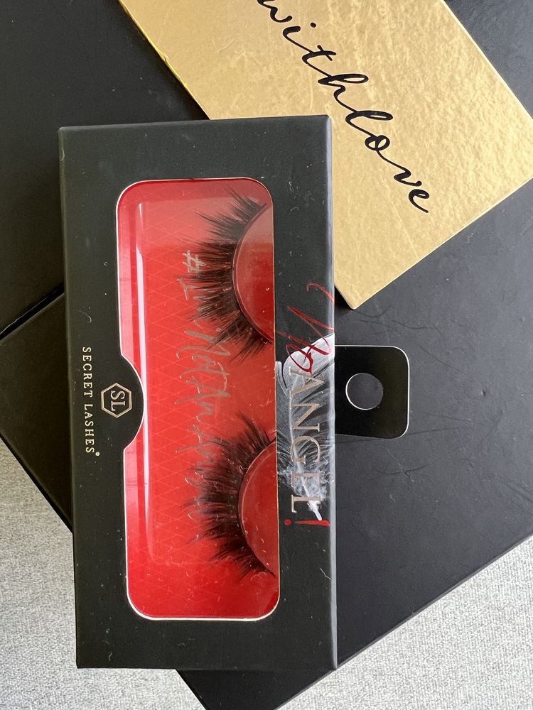 Rzesy Secret Lashes