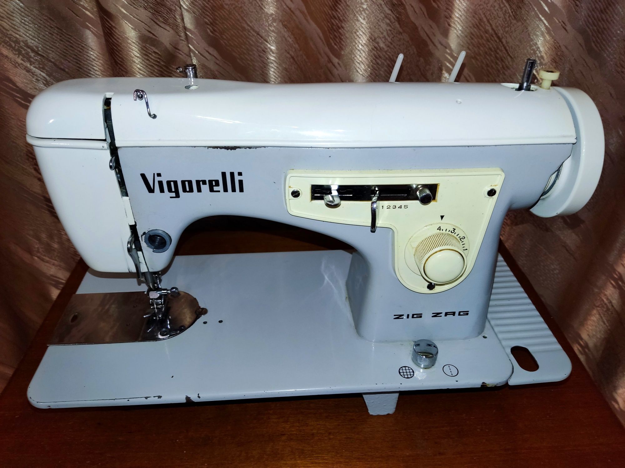 Ножная швейная машина Vigorelli Zig Zag