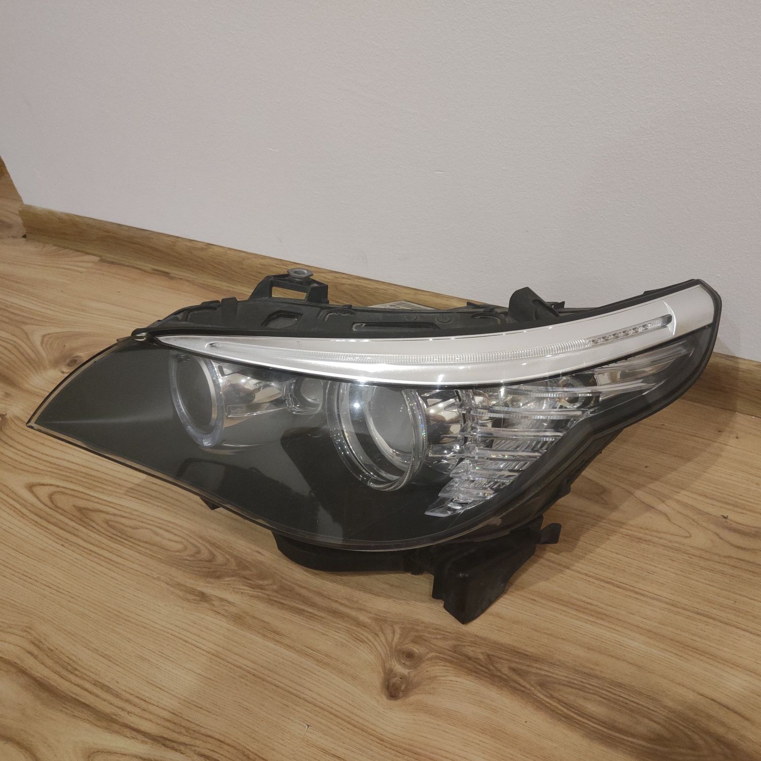 Lampa przód lewa BMW E60 biksenon