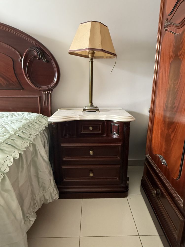 Vendo mobilia de quarto antiga