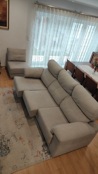 Vendo sofá com puff em óptimo estado.