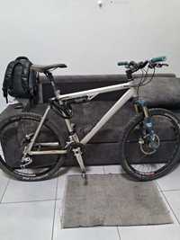 Vendo cube AMS 130 Race