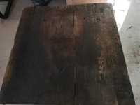 Bardzo stary drewniany stół do rrnowacji