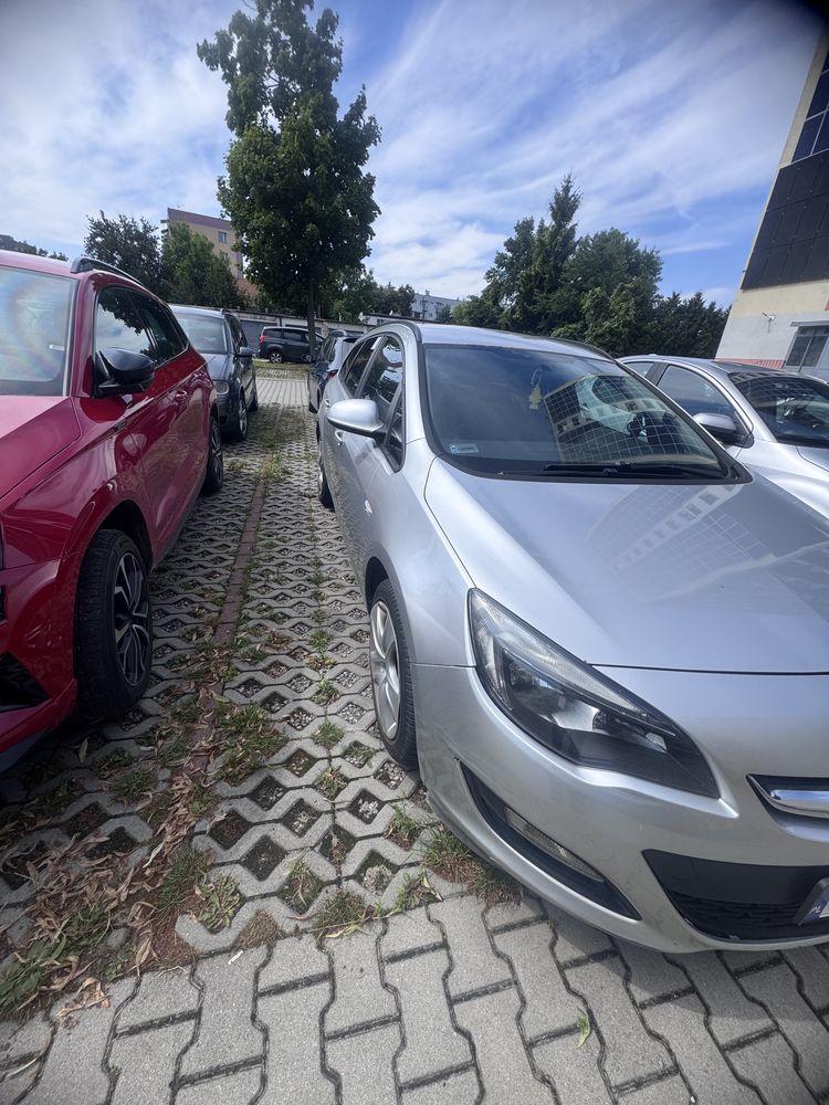 Sprzedam Opel Astra J 2013r
