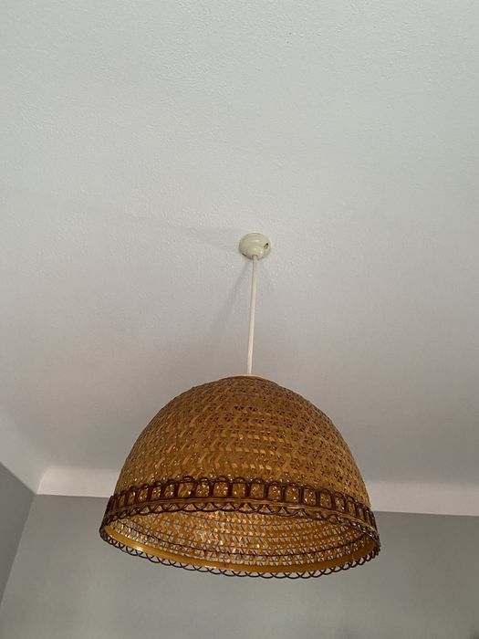 Candeeiros em verga/vime