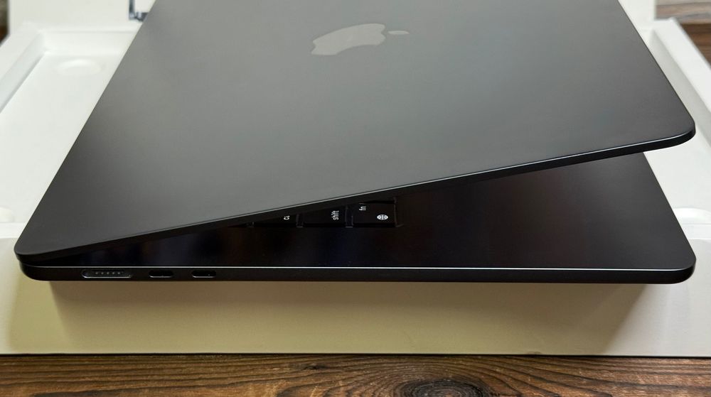 MacBook Air 15 Mid 2024 Midnight (MC9G4) M3 16/256SSD 899$ Магазин