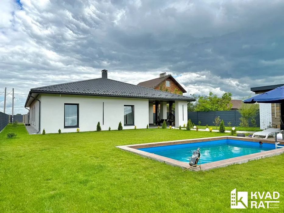 Продаж одноповерхового будинку з басейном та ділянкою 13.5 сот