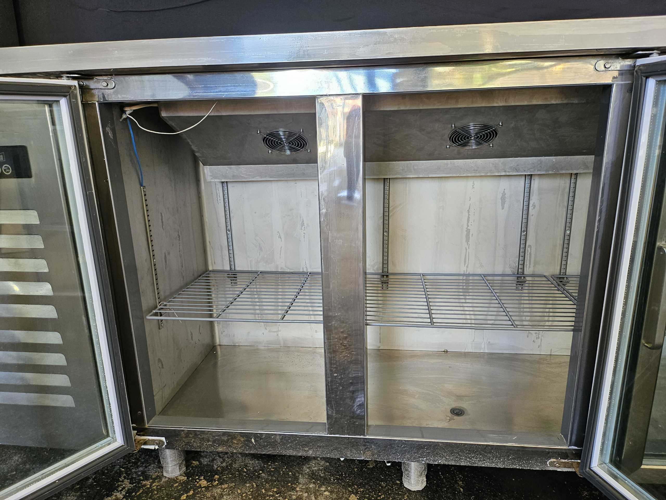 Bancada refrigerada com portas em vidro