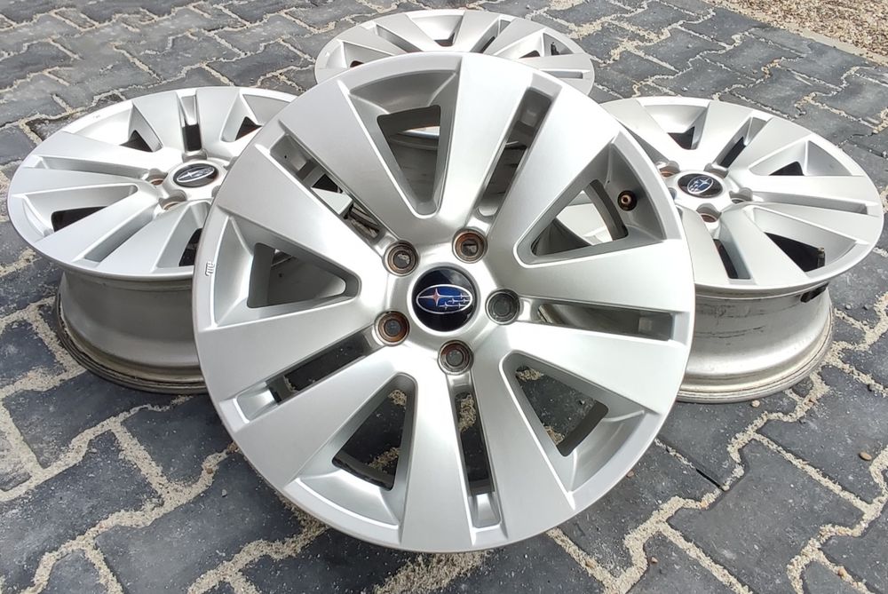 17" 7J 5x114.3 orginalne felgi aluminiowe Subaru Outback