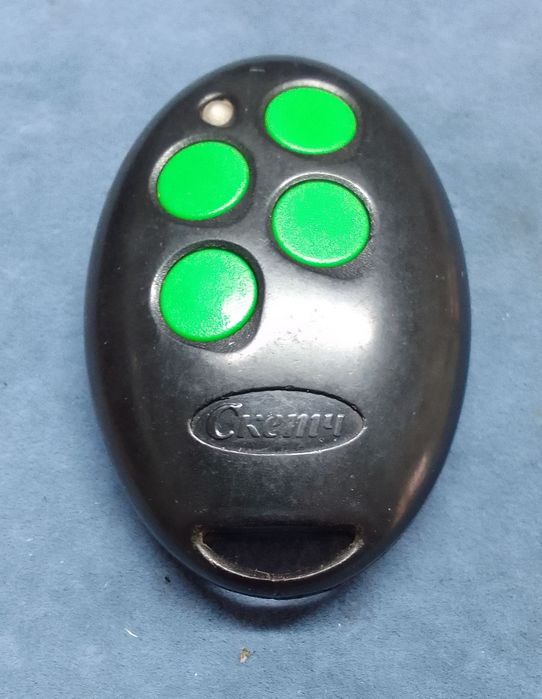 Пульт Скетч для гаража ворот шлакбаума