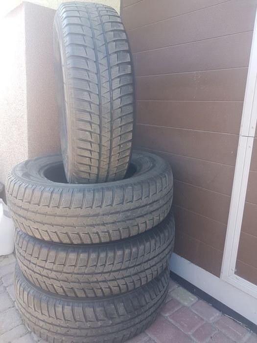 Falken Eurowinter 215 70 R16 зимняя резина 4шт