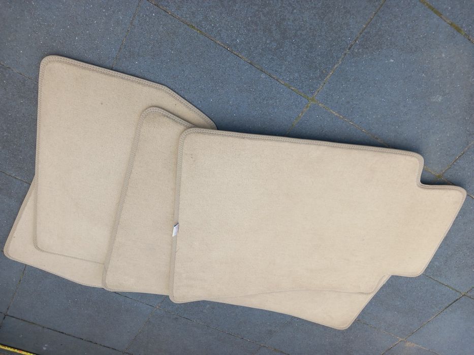 Dywaniki welurowe Mercedes W201