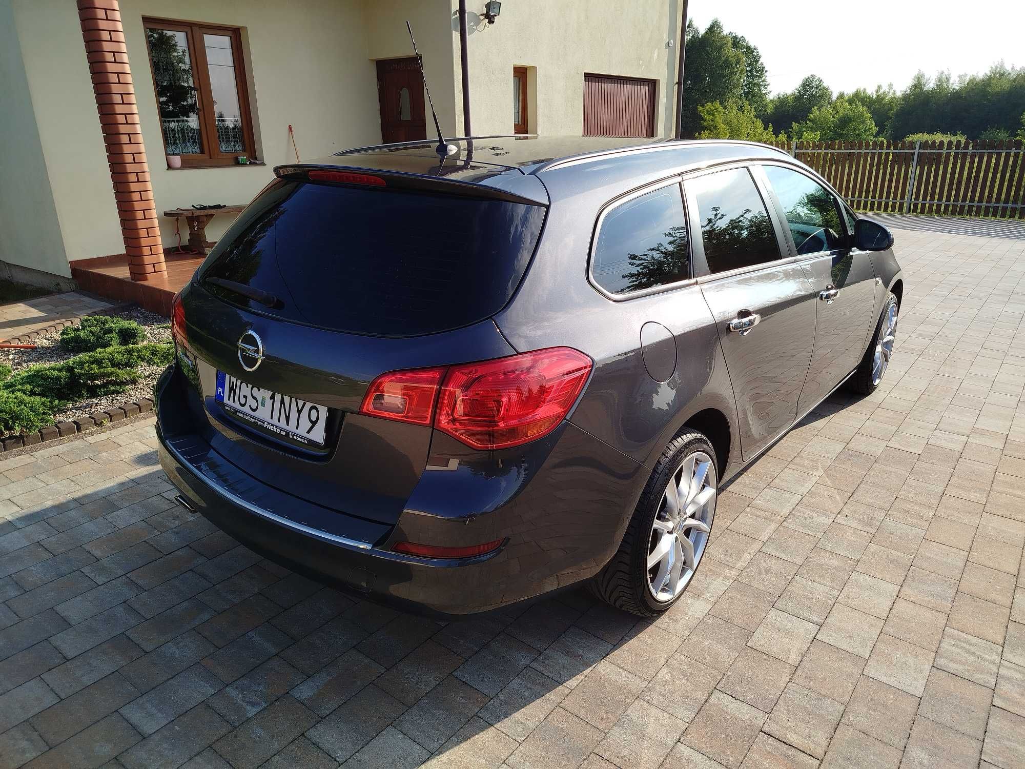 Opel Astra J 1.4 Turbo Benz. z Niemiec Zarejestrowana