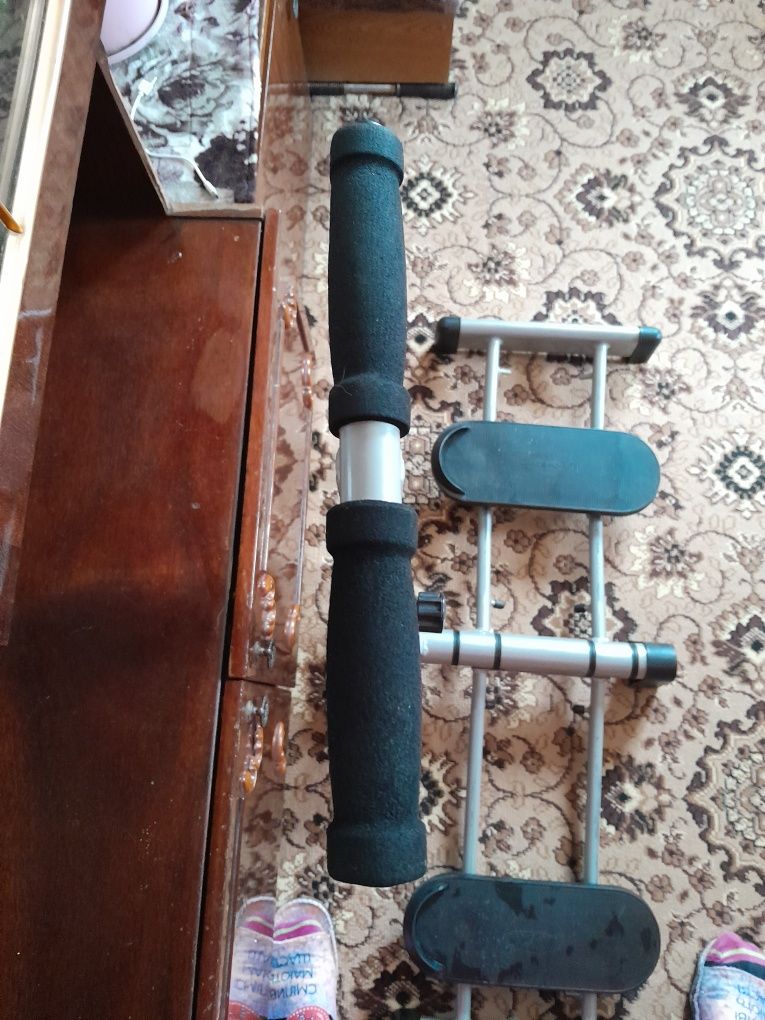 Тренажер для ніг та сідниць Leg Magic.