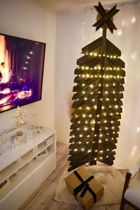 Drewniana Choinka Świąteczna- minimalistyczna i ręcznie robiona