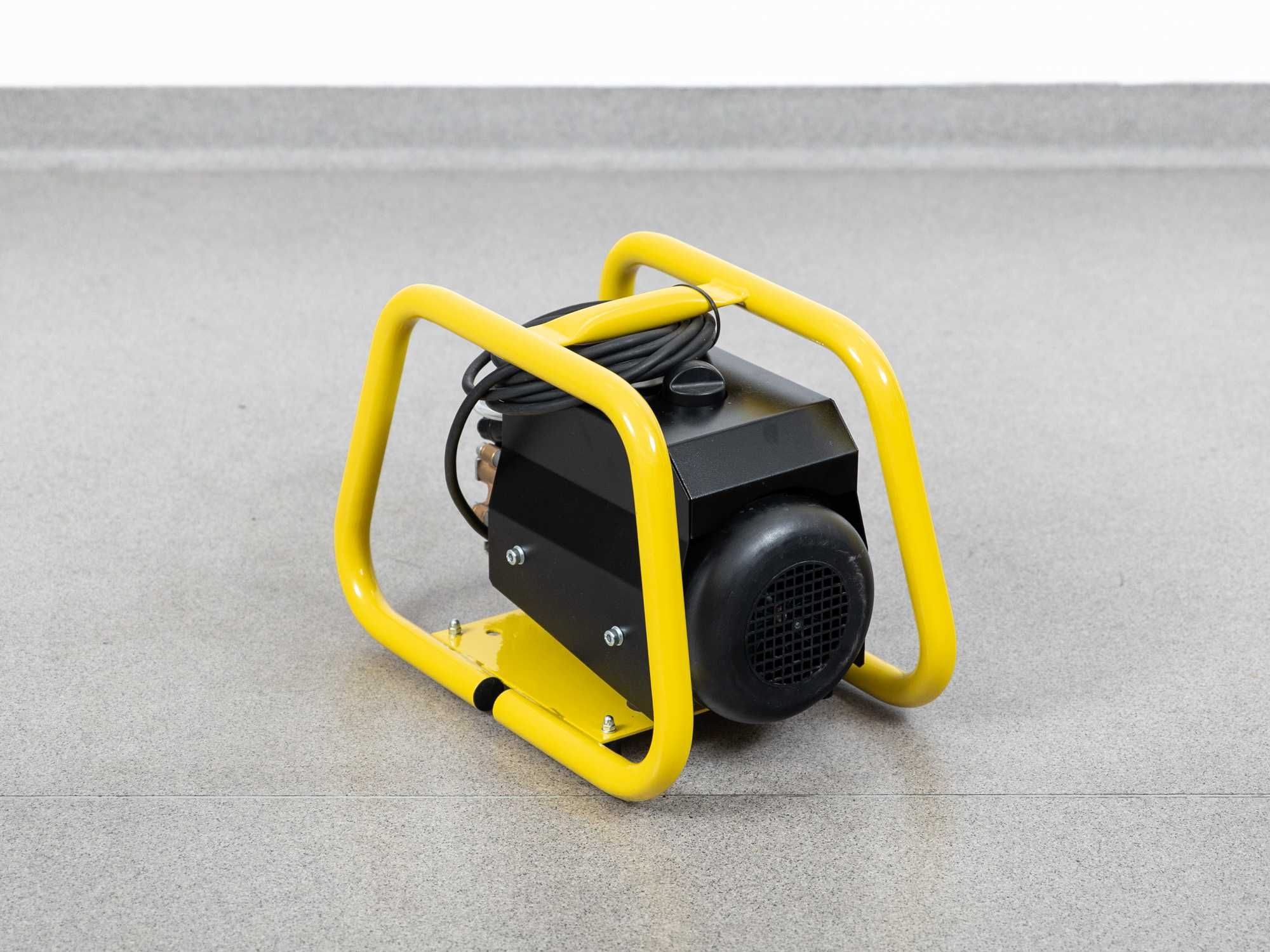 Myjka KARCHER HD 600 CAGE 650L/H 105BAR 2000 NETTO