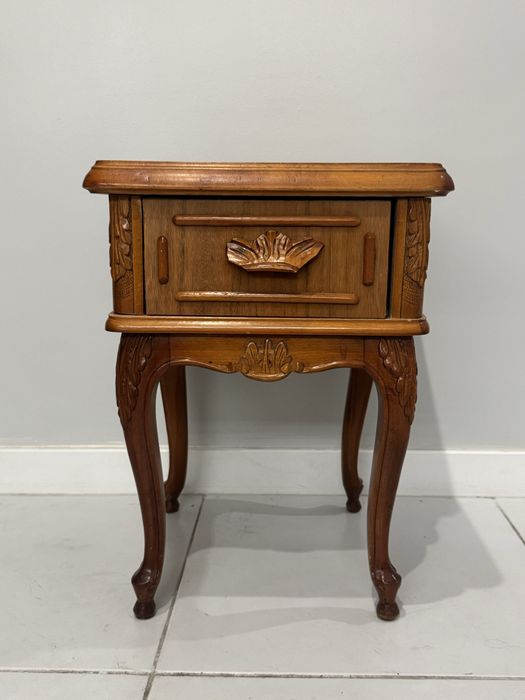 Stolik nocny ludwikowski drewniany brązowy szafka nocna z szufladą