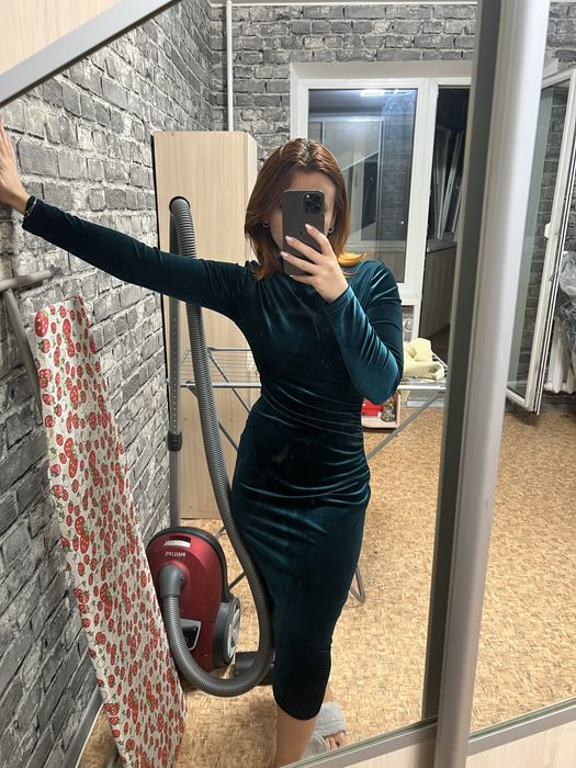 Платье облегающее длинное